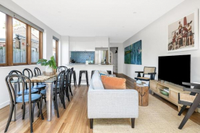 Artscape - Luxurious Bondi Beach Family Villa!, Sydney